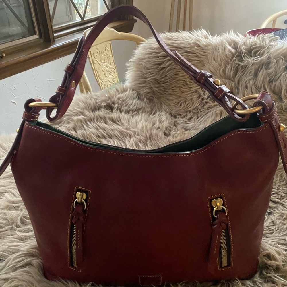 EUC DOONEY & BOURKE COOPER Chestnut Premium Florentine Leather Hobo (EXCELLENT) - Picture 6 of 13